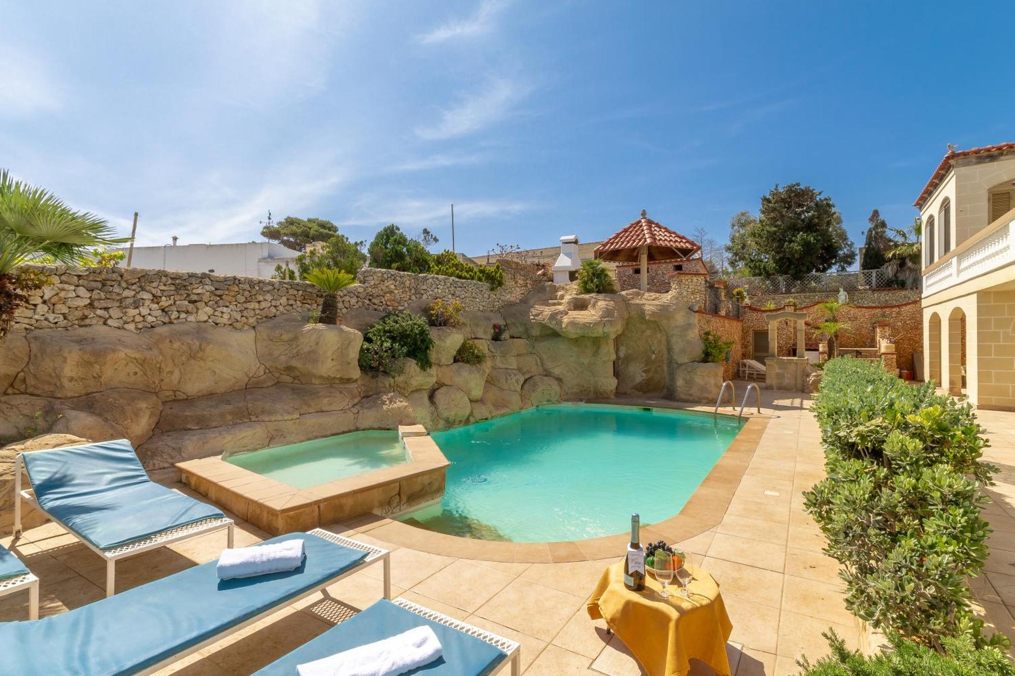 Villa & Pool Apartments In Mellieha Bay Exteriör bild